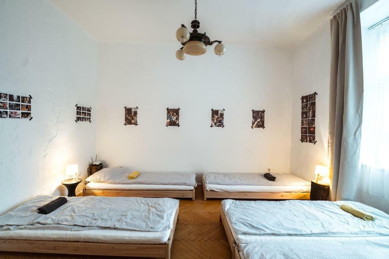A Szoba Apartman Pecs Exterior photo