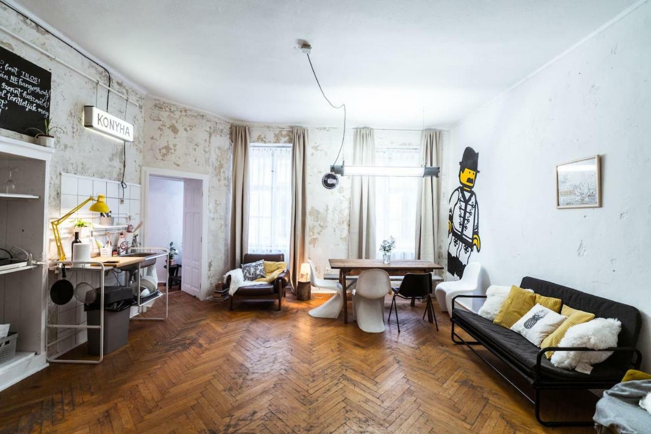 A Szoba Apartman Pecs Exterior photo